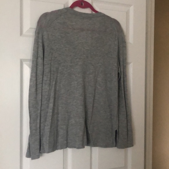 Woman’s knit top - Picture 3 of 4